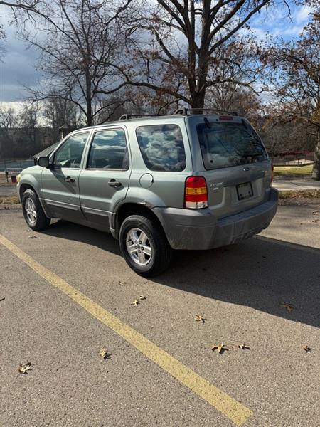 2005 Ford Escape XLS photo 7